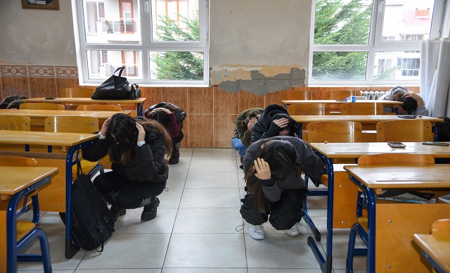 OKULLARDA DEPREM TATBİKATI
