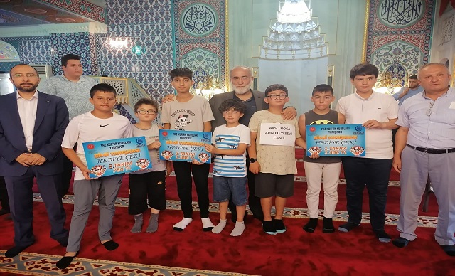 YAZ KUR'AN KURSLARI YARIŞIYOR